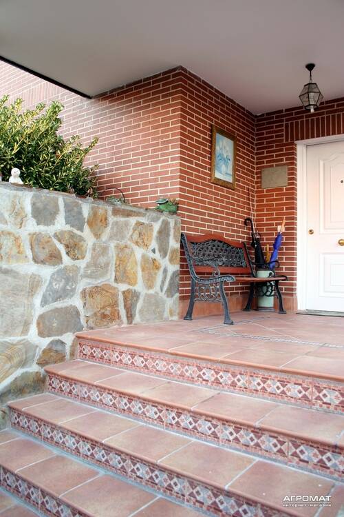 Сходинка Exagres Vega Cartabon Fiorent Rojo Liso Кут. 33,5x33,5 см, фото 2