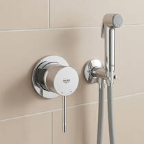 Гигиенический душ Grohe Essence UA111197000 со смесителем скрытого монтажа, хром, фото №1
